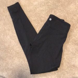 LuluLemon black ankle length leggings